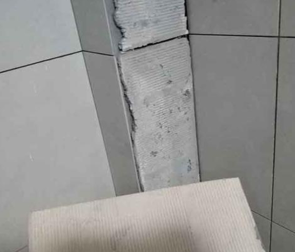 邗江瓷砖空鼓维修公司分享下厨房瓷砖脱落的补救措施。